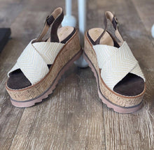 Load image into Gallery viewer, Liam Sandal | Miracle Miles | Miracle Miles | | Arrow Women&#39;s Boutique