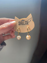 Load image into Gallery viewer, Pink Pearl Clip Ons | Gold | Sheltr | | Arrow Women&#39;s Boutique