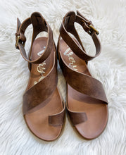 Load image into Gallery viewer, Steffy Sandal l Tan | Very G | | Arrow Women&#39;s Boutique