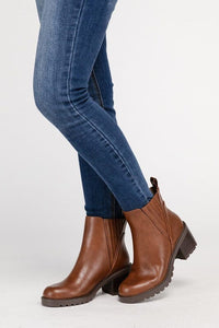 WISELY Ankle Bootie | Fortune Dynamic | COGNAC 5.5 | Arrow Women's Boutique